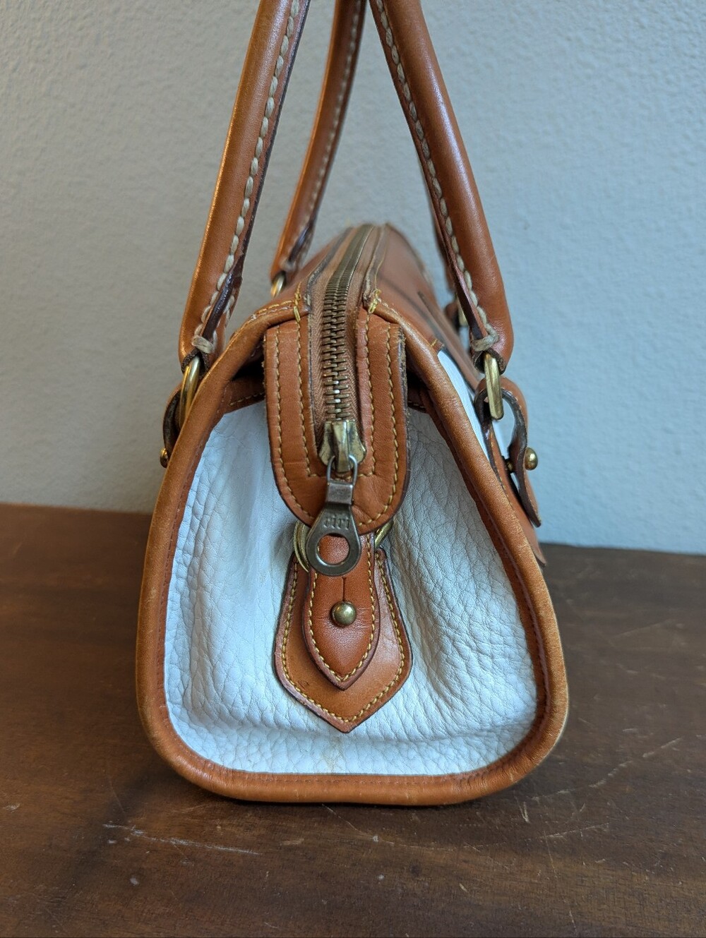 Vintage Dooney & Bourke White + Tan Leather Satchel Hand Bag Purse Made In USA - Picture 3 of 16